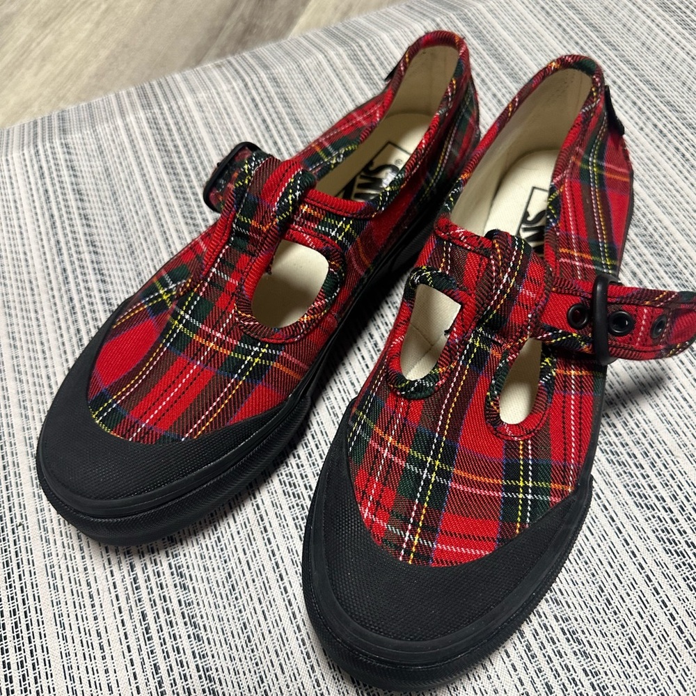 Vans Red Plaid Mary Jane Flats with Black Toe - Size 6